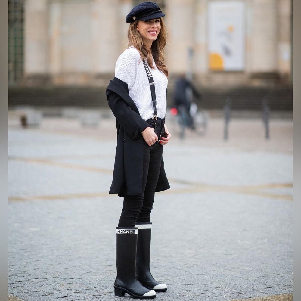 Authentic Chanel rubber rain boots (rare size 41, sold out style) - Picture 4 of 5